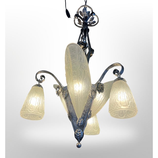 Art Deco Chandelier with Cornets and Tulips from Donna Paris, 1925 For Sale - Image 9 of 18