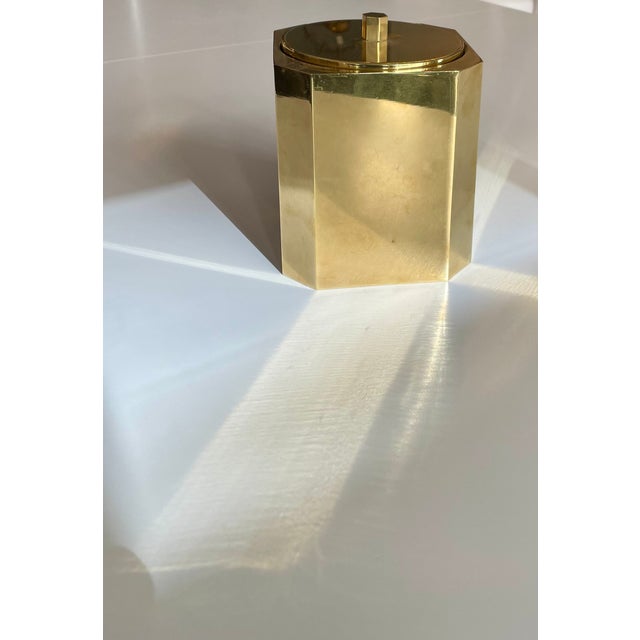 Mid-Century Modern Mid-Century Modern Brass Ice Bucket with Ice Cube Tray and Glass Insert, 1970s For Sale - Image 3 of 10