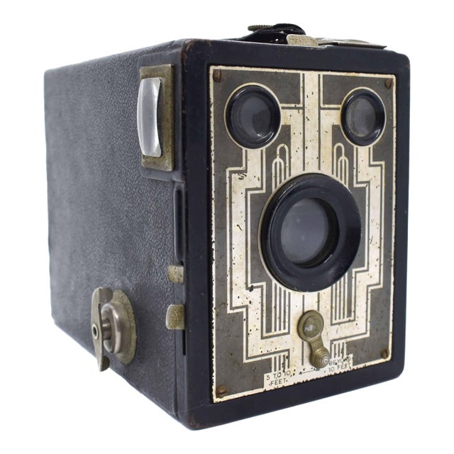 1930's Art Deco Kodak Six-20 Portrait Brownie Box Camera For Sale