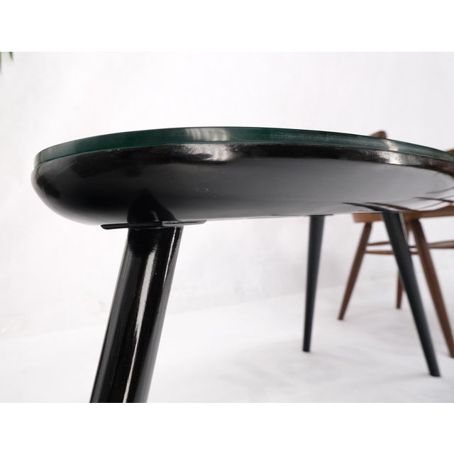 Mid 20th Century Pair Glass Top Black Lacquer Oval Pierced Shape Solid Tops End Side Tables Stand For Sale - Image 11 of 12