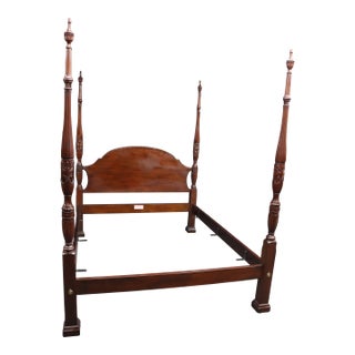 Henkel-Harris Mahogany Rice Carved Queen Poster Bed, Model 151-5/0 For Sale