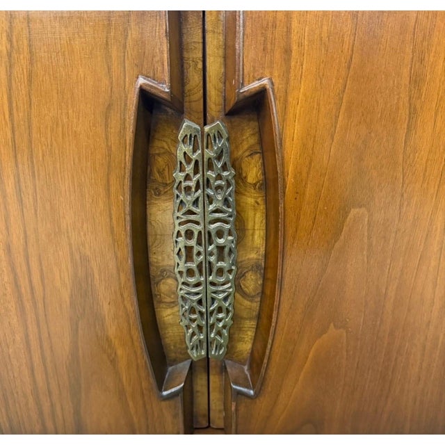 Mid-Century Modern Helen Hobey Baker Walnut Nightstands - Set of 2 For Sale - Image 10 of 10