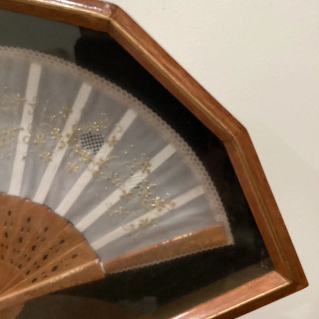 Antique French Victorian Hand Painted Hand Lace Fan Glass Frame 19th Century For Sale - Image 10 of 13