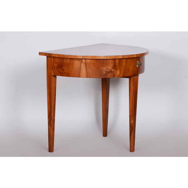Biedermeier Walnut Side Table, 1820s For Sale - Image 6 of 11