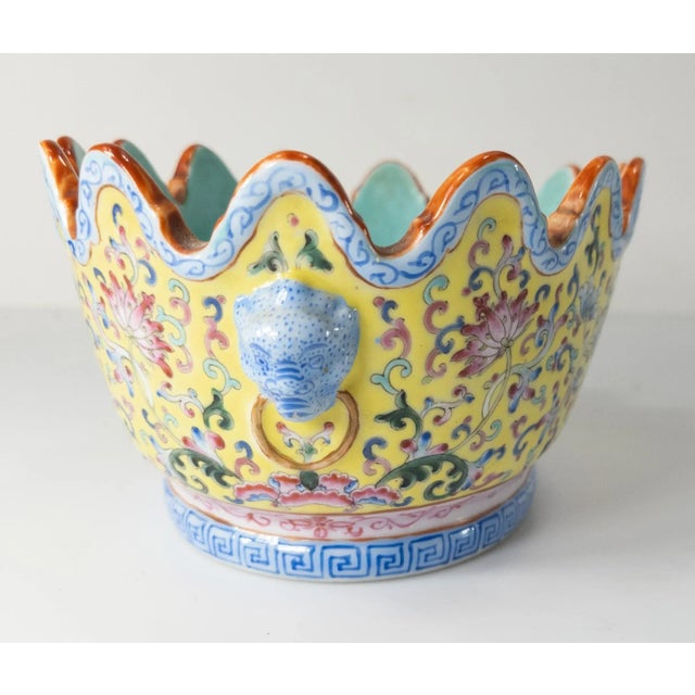 Chinoiserie Early 20th Century Chinese Chinoiserie Republic Period Famille Rose Floral Bowl For Sale - Image 3 of 12