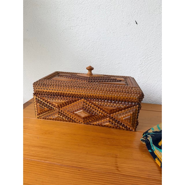 Early 20th Century Antique Tramp Box in Pine, 1900 For Sale - Image 5 of 18