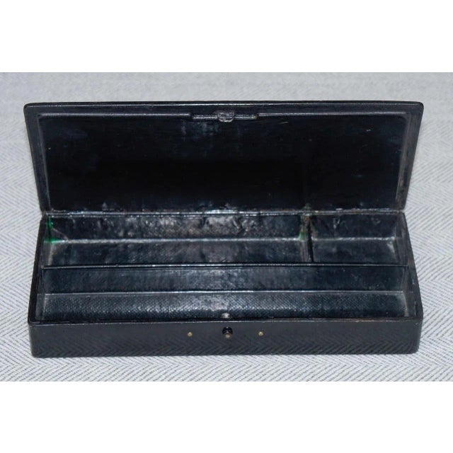 Louis Philippe Papier Mâché Pen Box With Mother-Of-Pearl Decorative Inlay For Sale In New York - Image 6 of 8