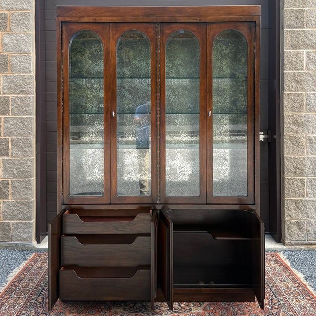 Brown Vintage Henredon Fine Furniture Mid Century Modern Oak 8 Door Lighted Bar Cabinet or China Cabinet For Sale - Image 8 of 18