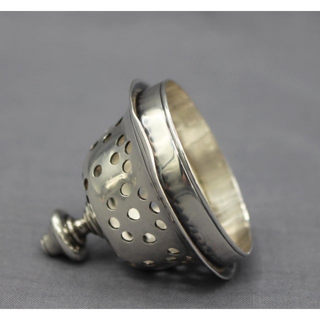 Pairpoint Silver Company 1912 London Sterling Silver Muffineer for Pairpoint Brothers For Sale - Image 4 of 7