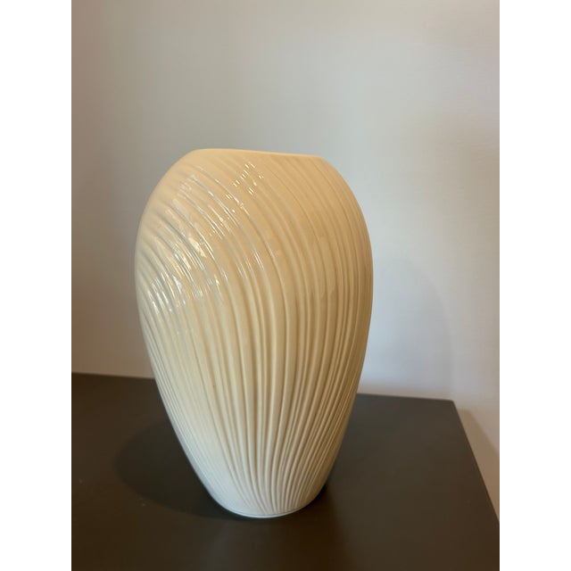 Vintage Lenox Mirage Porcelain Vase – Ivory Cream Ribbed “Windswept Flutes” Design For Sale - Image 11 of 12