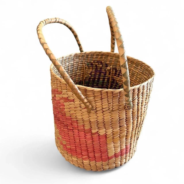 Late 20th Century Vintage Handmade Mexican Folk Art Woven Palm Basket With Handle For Sale - Image 4 of 8