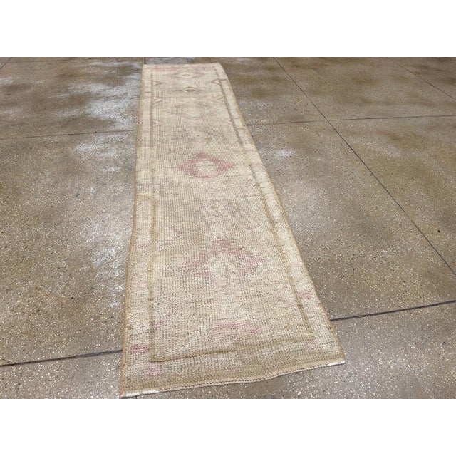 Ivory Galerie Shabab Collection Mid-20th Century Turkish Anatolian Runner For Sale - Image 8 of 10