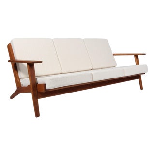Model 290 Three-Seater Sofa in Oak and Boucle by Hans J. Wegner for Getama, 1970 For Sale