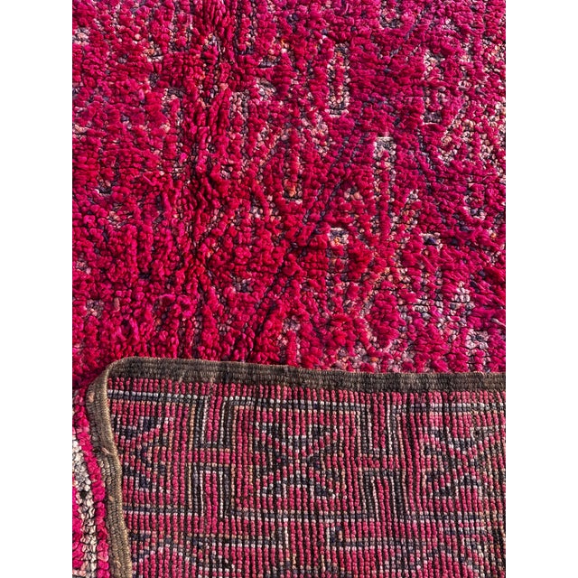 1970s Pink Moroccan Boujad Rug - Handwoven Wool Area Rug From Haouz- Boho Decor For Sale - Image 6 of 8