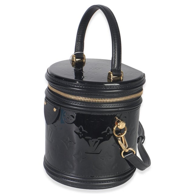 Item #: 150759 Exterior Material: Patent Leather MSRP: 2,960 Interior Material: Microfiber Dimensions: 5.75 x 6.5 x 5.5 in...