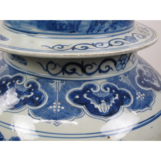 Large Chinese Blue & White Porcelain Ginger Jar With Foo Dog Lid For Sale - Image 11 of 13