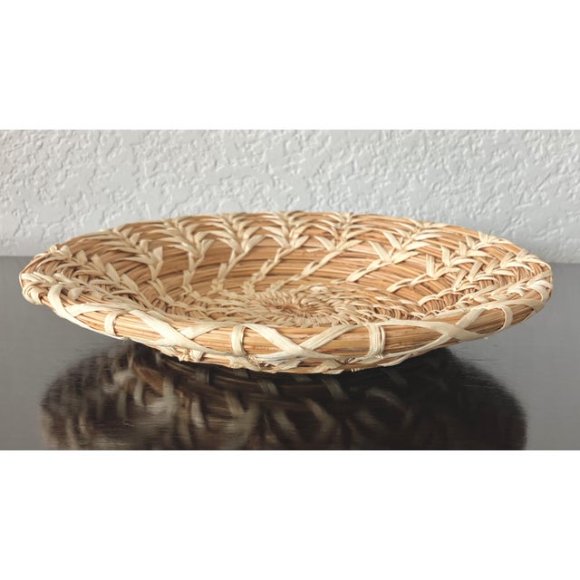 Late 20th-Century Sweetgrass Gullah-Style Decorative Shallow “Bowl Basket” For Sale - Image 10 of 18