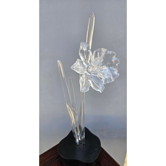 Contemporary Late 20th Century Hans Frabel Glass Daffodil Sculpture on Stand For Sale - Image 3 of 9