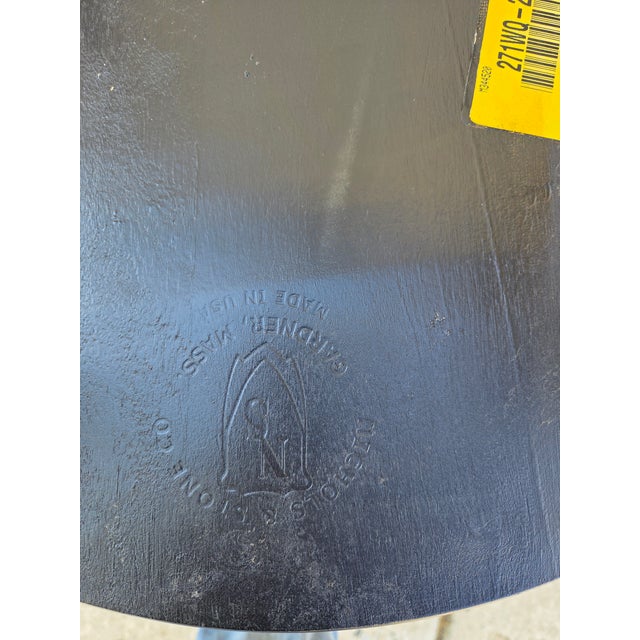 1990s 2 Nichols & Stone Windsor Side Chairs Bow Back Saddle Seat Distressed Country For Sale - Image 12 of 16