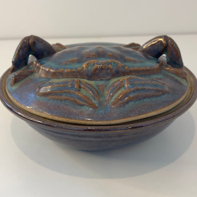 1970s Vintage Studio Art Pottery Stoneware Seafoam Blue Dungeness Crab Signed Jeff Tinius Storm Lake Pottery Casserole Covered Dish For Sale - Image 5 of 14