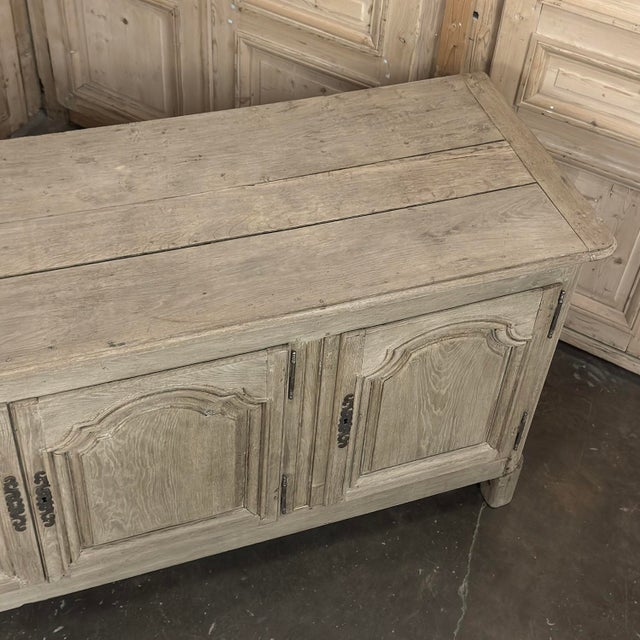 18th Century Country French Louis XIV Buffet in Stripped White Oak For Sale - Image 18 of 18