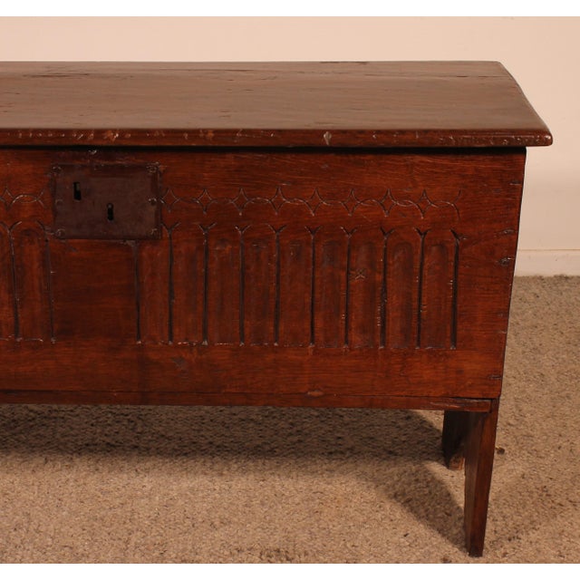 Wood Oak Saber Chest, 1600s For Sale - Image 7 of 10