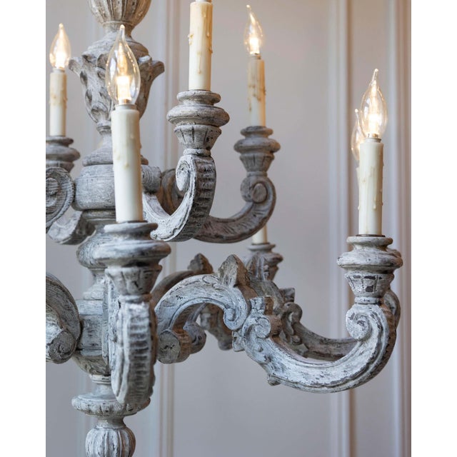 French 20th Century French Carved and Painted Wood Twelve-Light Chandelier For Sale - Image 3 of 18