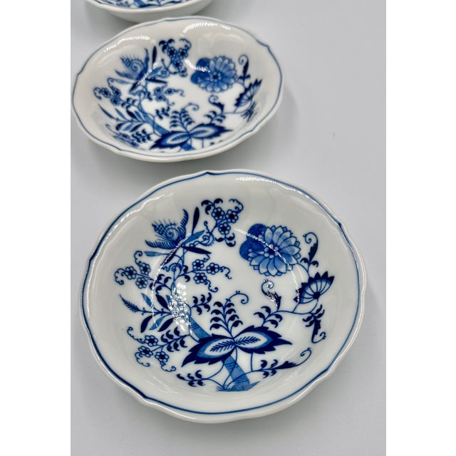 Ceramic 1990s Danube Blue Onion Blue & White Fruit Dessert Sauce Bowl Set - 3pcs For Sale - Image 7 of 7