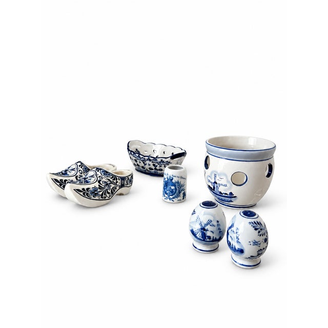 Late 20th Century Vintage Dutch Blue and White Delft-Style Ceramic Pottery Set of 7 For Sale - Image 5 of 11