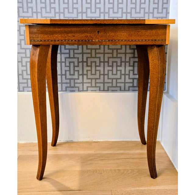 Neoclassical Vintage Reuge Italian Marquetry Music Box Side Table – Non‑Functional Movement For Sale - Image 3 of 13