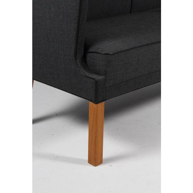 Early 21st Century Model FH436 Coupe 2-Seater Sofa by Frits Henningsen, 2010s For Sale - Image 5 of 9