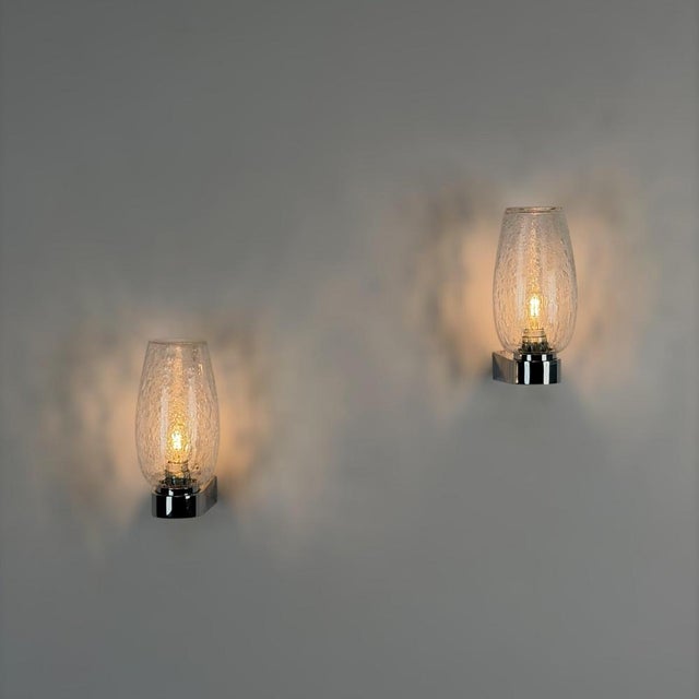 Pulegoso Glass and Chrome Wall Sconces in the style of Seguso Vetri d'Arte, 1970s, Set of 2 For Sale - Image 3 of 18