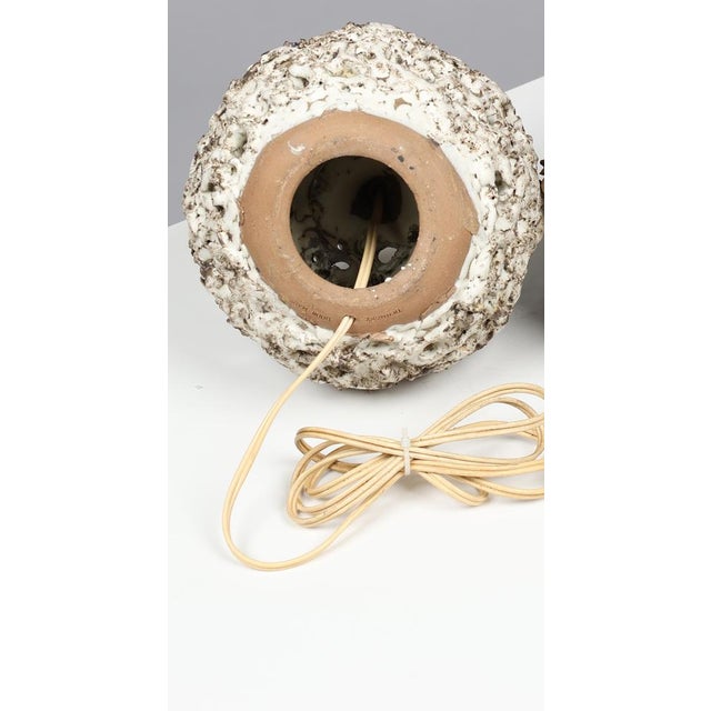 1960s Brutalist Ceramic Table Lamp by Bodil Marie Nielsen, Denmark, 1960s For Sale - Image 5 of 6