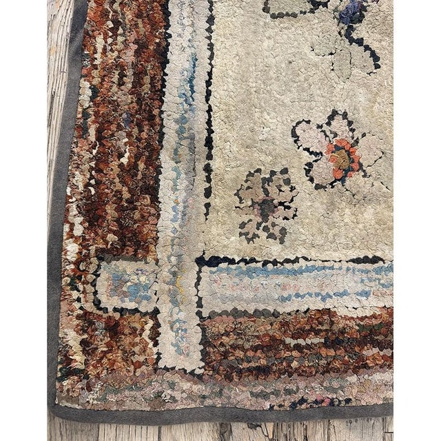 1880s Traditional Beige Antique Folk Art American Hooked Knotted Wool Rug For Sale In New York - Image 6 of 7