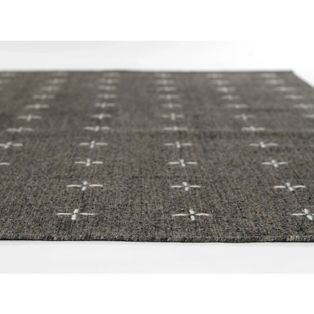 Textile Momeni Oliver Charcoal Hand Loomed Area Rug 5' X 8' For Sale - Image 7 of 9