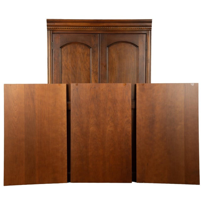 1990s Hekman Cherry Finish Corner Storage Cabinet / Bookcase | Model 5330-2446 | Open Shelving Sides + Enclosed Center | Excellent Condition For Sale - Image 16 of 18