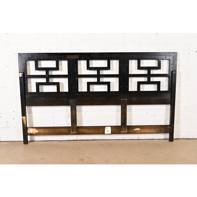 Raymond Sobota for Century Furniture Mid-Century Hollywood Regency Chinoiserie Black Lacquered King Size Headboard, 1970s For Sale In South Bend - Image 6 of 8