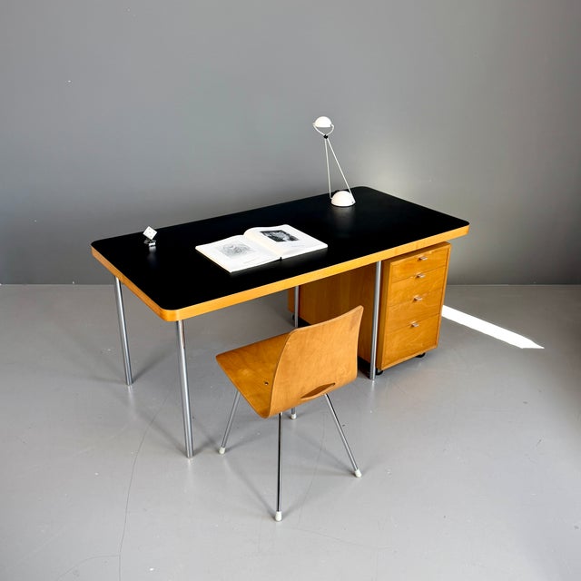 Marcel Breuer Desk with Frame by Marcel Breuer for Wohnbedarf, 1940s, Set of 2 For Sale - Image 4 of 13