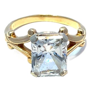 14k Yellow Gold Emerald Center Zircon Stone Ring, Size 5.75 For Sale