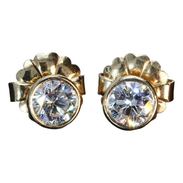 14k Yellow Gold Stud Earrings With a 1.0ct G/Si2 White Diamond in Each, A Pair For Sale