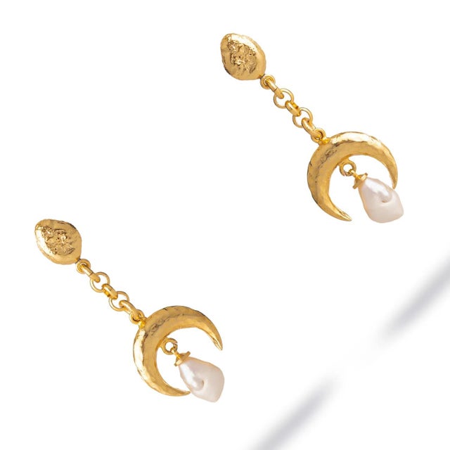 Mystic Moonlight Pearl Gold Earrings, A Pair For Sale - Image 10 of 11