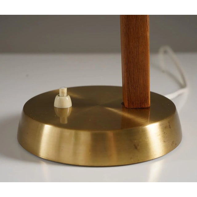 Mid-Century Scandinavian Table Lamp in Brass and Oak attributed to Falkenbergs, 1950s For Sale - Image 6 of 8