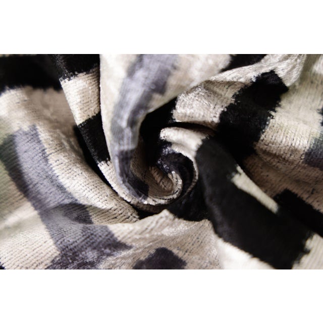 Textile Hand-Knotted Geometric Maze Silk Velvet Pillow - 20x20 Black & Silver For Sale - Image 7 of 8