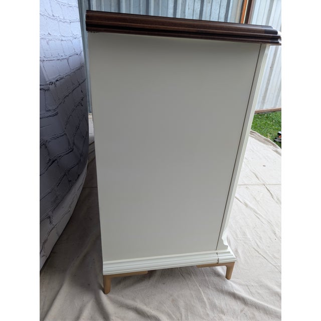 1970s Off White / Cream 10 Drawer Bassett Dresser With Champagne Gold Hardware. For Sale - Image 9 of 14
