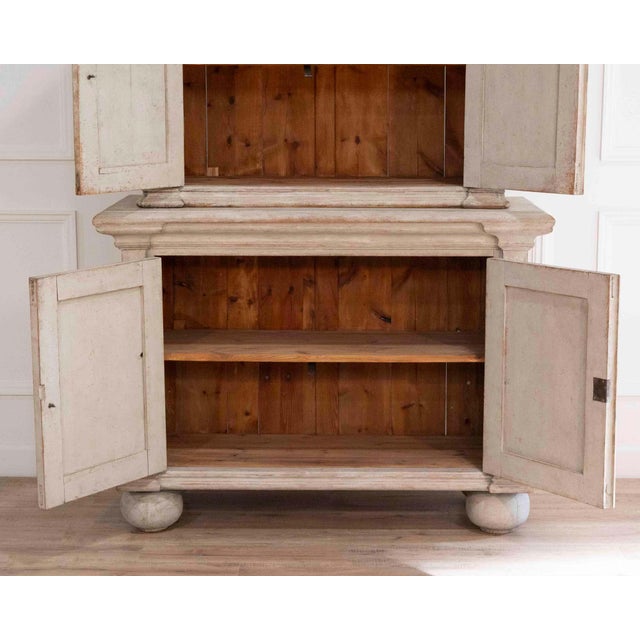 Tall Swedish cabinet in soft grey, two-piece, early‑mid 19th century For Sale In Atlanta - Image 6 of 11