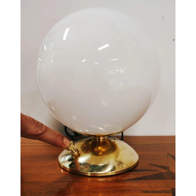 Vintage White Sphere Table Lamp For Sale - Image 4 of 5