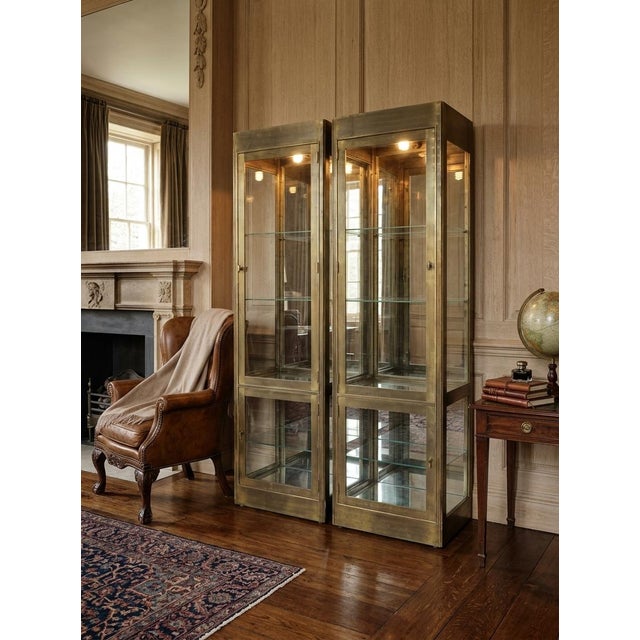 Pair of Mid-Century Brass & Glass Illuminated Vitrines / Display Cabinets For Sale - Image 4 of 7