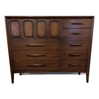 1960s Mid-Century Modern Broyhill Emphasis Magna Highboy Dresser. For Sale