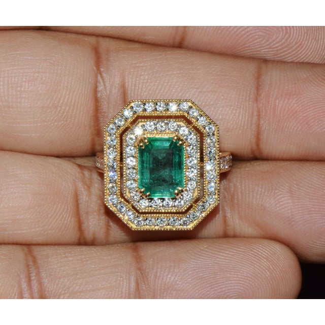 Certified Natural 3.4cts vs F Diamond Emerald 18k Solid Gold Cocktail Milgrain Ring, Size 6.5 For Sale - Image 10 of 15