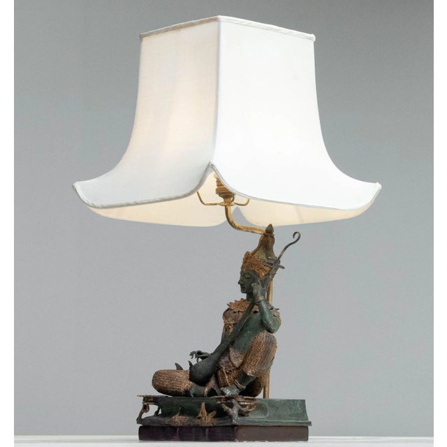 1970s Table Lamp with Phra Aphai Mani Figurine in Gilt Bronze, 1970s For Sale - Image 5 of 10